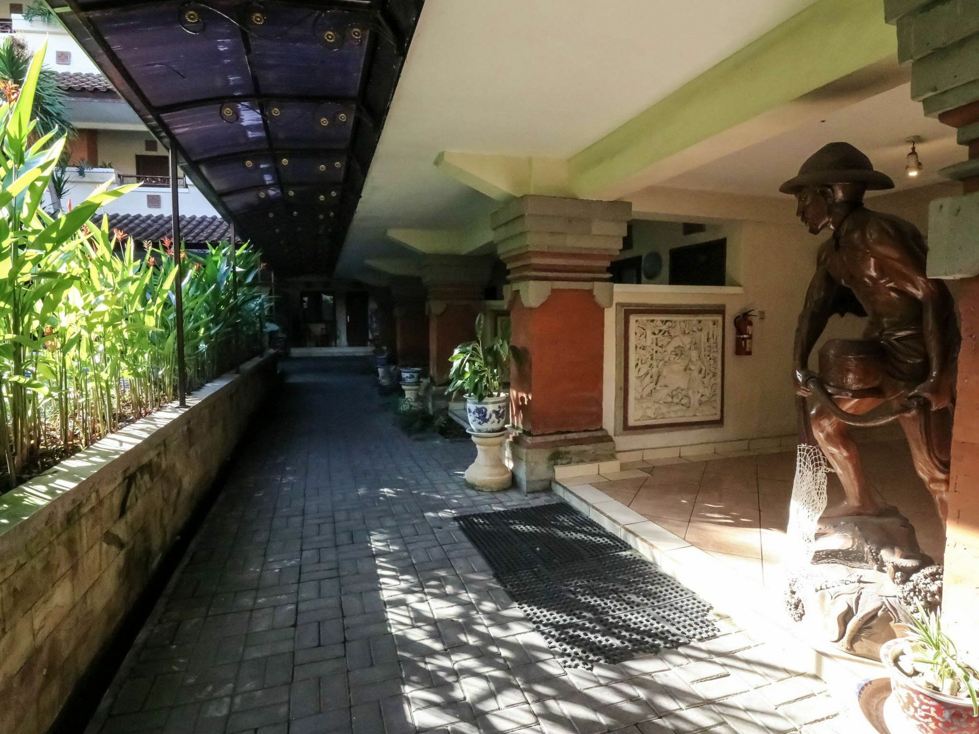 Legian Beach Hotel Kuta Lombok Zewnętrze zdjęcie